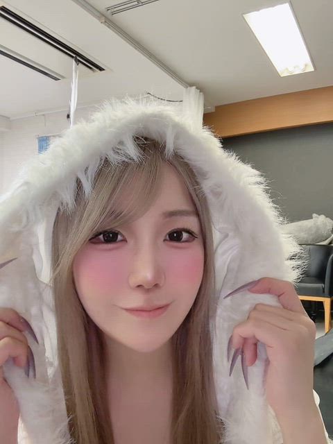 今日から^> ̫ <^