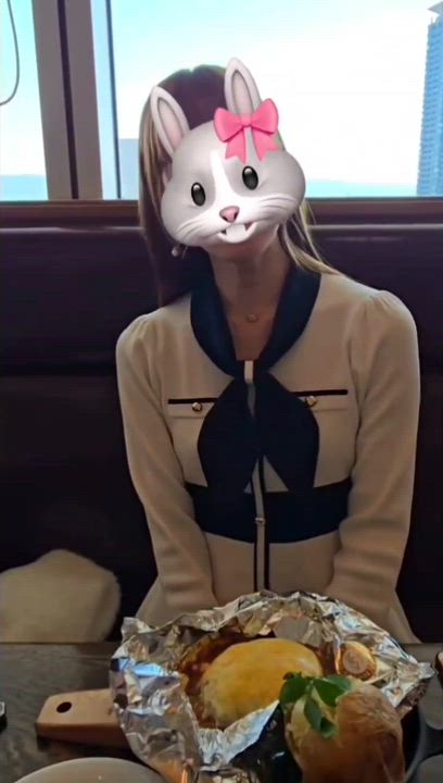 もぐもぐ動画①📸みやび🐰